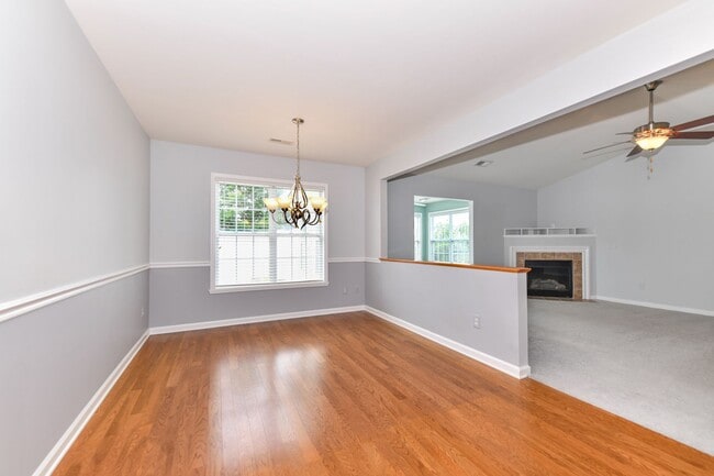 Building Photo - Nice and clean townhome in Colfax