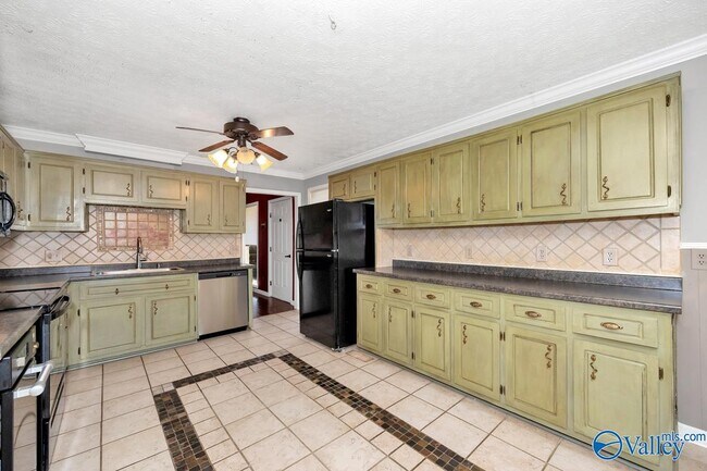 Building Photo - 1307 Lindsay Ln S