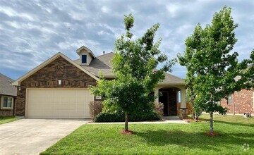 Building Photo - 1021 Durham Dr