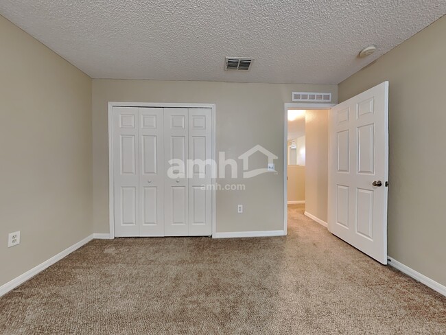 Building Photo - 5514 Ashleigh Park Dr