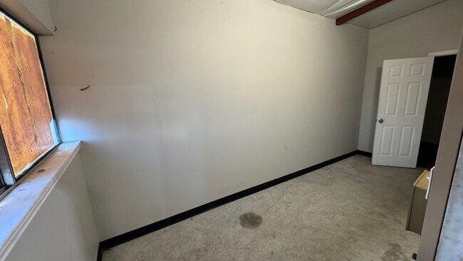 Building Photo - 16811 Avenue A