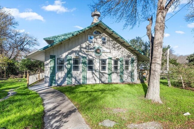 Primary Photo - 1005 Center Cir