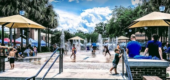 Building Photo - 1301 Eastern Pecan Pl