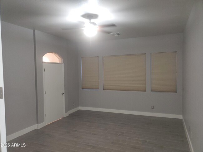 Building Photo - 26111 N 67th Dr