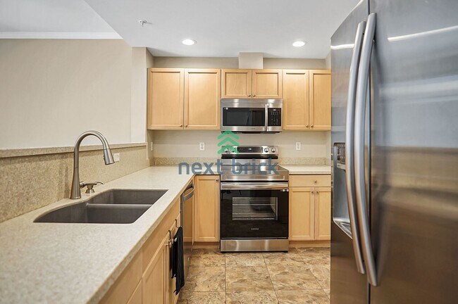 Building Photo - 1 Bed 1 Bath Condo for Rent in Sammamish!