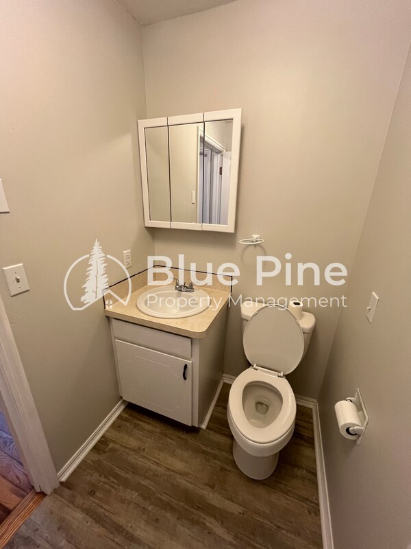 Building Photo - 395 Hemlock Cir