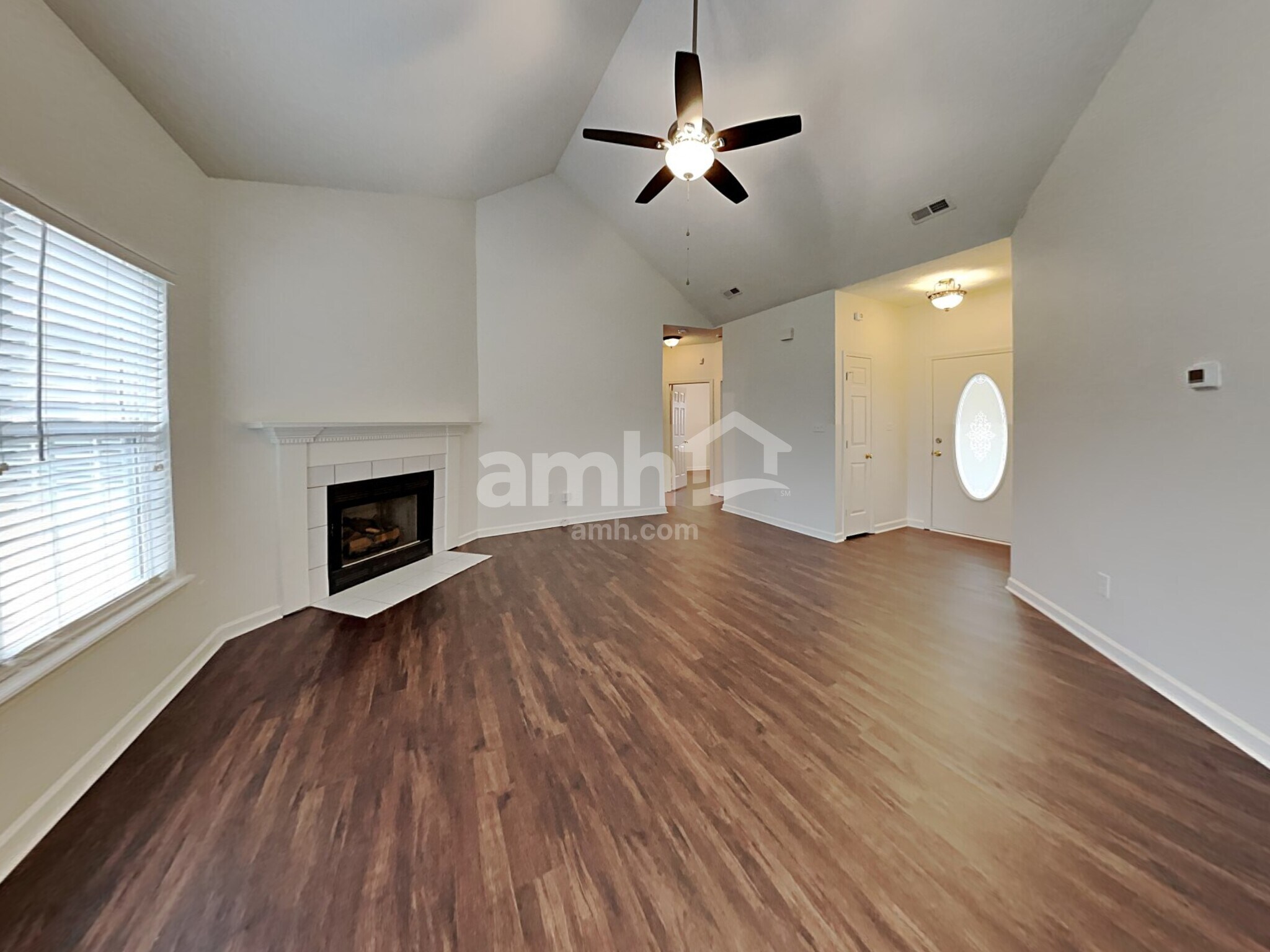 Building Photo - 19504 Tryon St