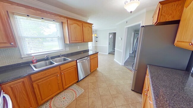 Building Photo - 867 Flintwood Rd