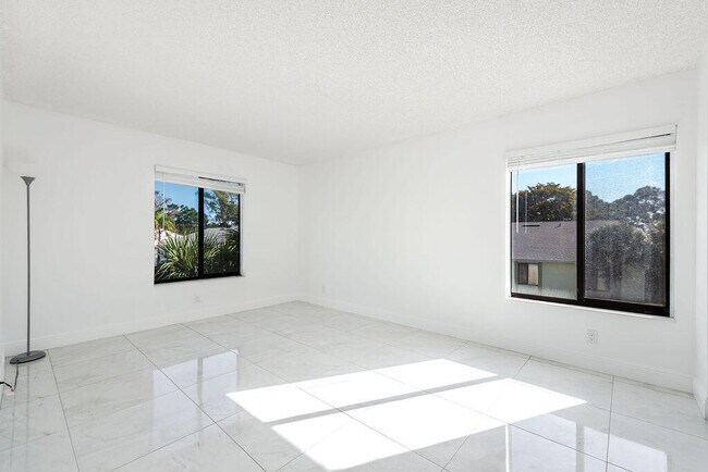 Building Photo - 3612 Alder Dr