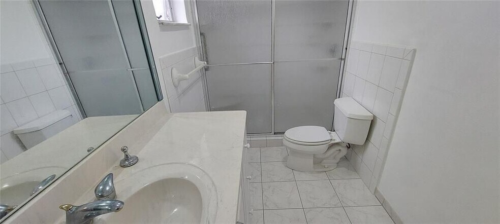 Building Photo - 2190 NW 87th Ln