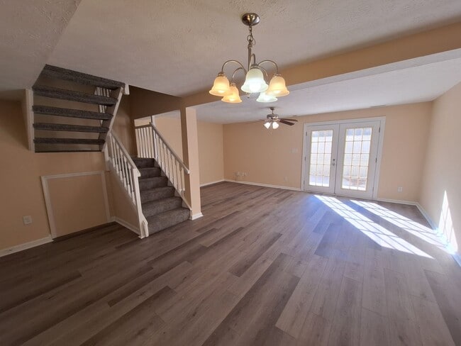 Building Photo - 501 Chanticlair Court