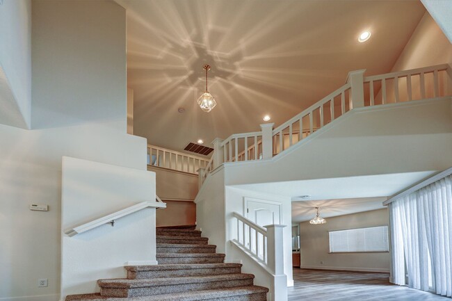 Building Photo - Large Home within Clovis Unified