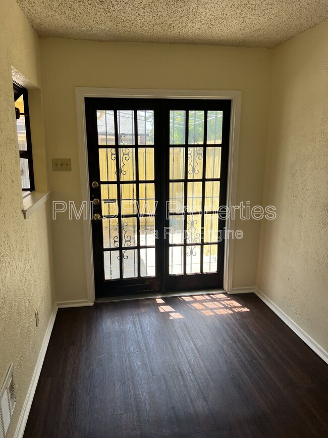 Building Photo - 1510 Cherrycrest Ln