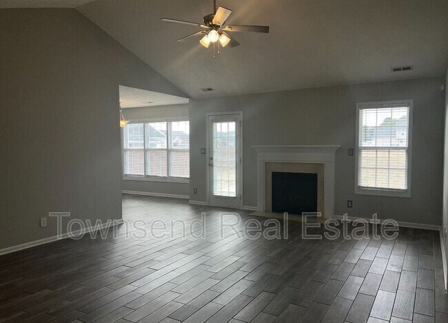 Building Photo - 376 Tennessee Walker Dr