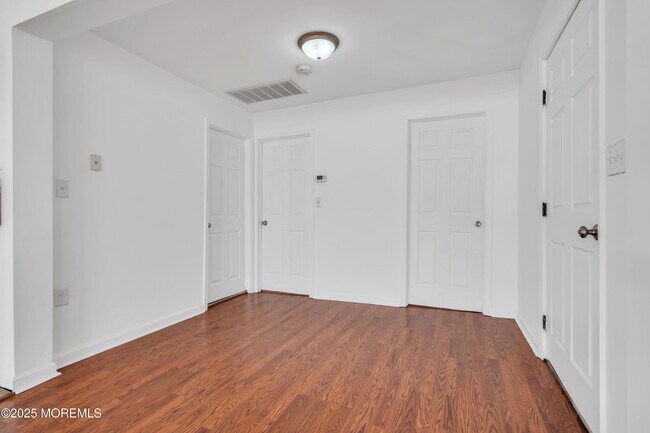 Building Photo - 315 Elizabeth Ave