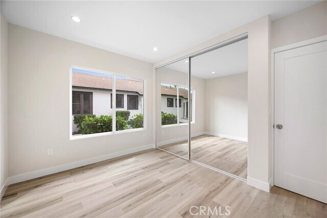 Building Photo - 417 Riverdale Dr