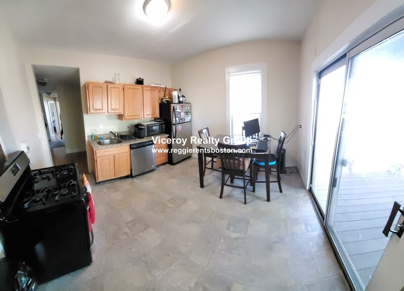 Primary Photo - 861 E 1st St