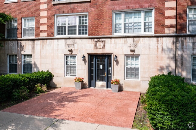 Building Photo - 1000 Hinman