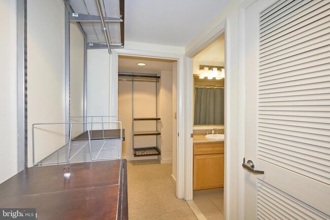 Building Photo - 1150 K St NW