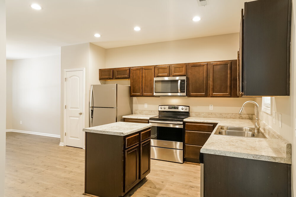 Building Photo - 105 Oakdale Ave