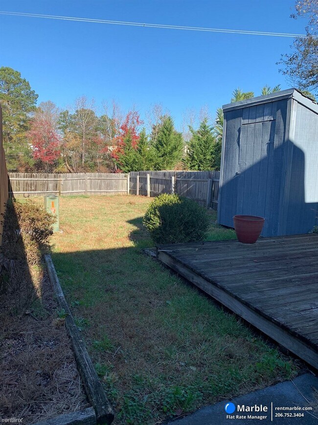 Building Photo - 3 br, 1 bath Townhome - 1426 Dighton Ct