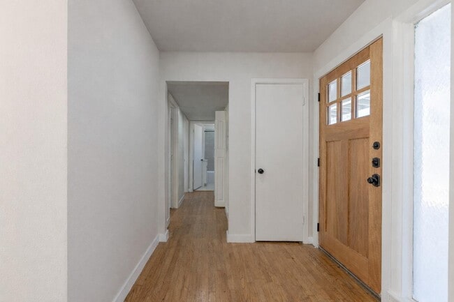 Building Photo - 306 Westmoreland Dr