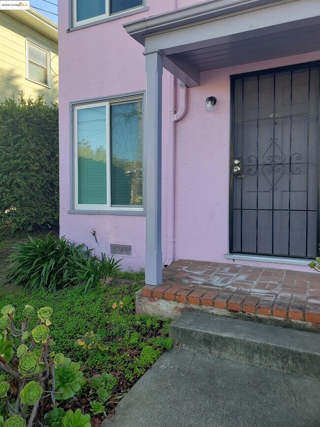 Primary Photo - 1408 Berkeley Way