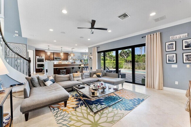 Building Photo - 9173 Delemar Ct