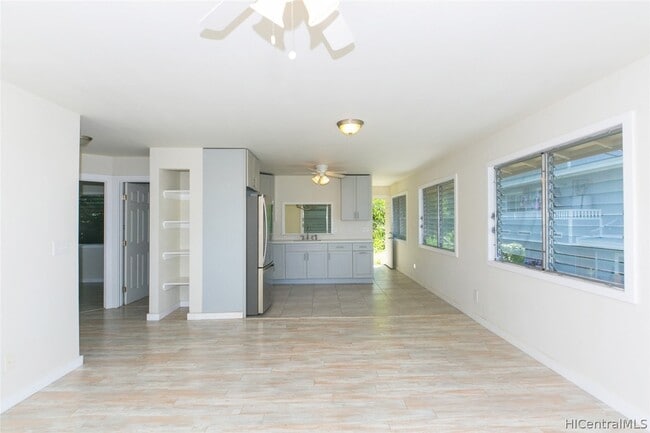 Building Photo - 1915 Kalihi St