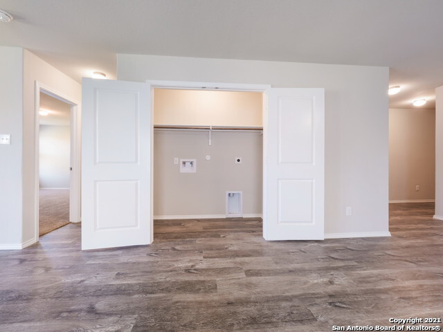 Building Photo - 2852 Rosefinch-