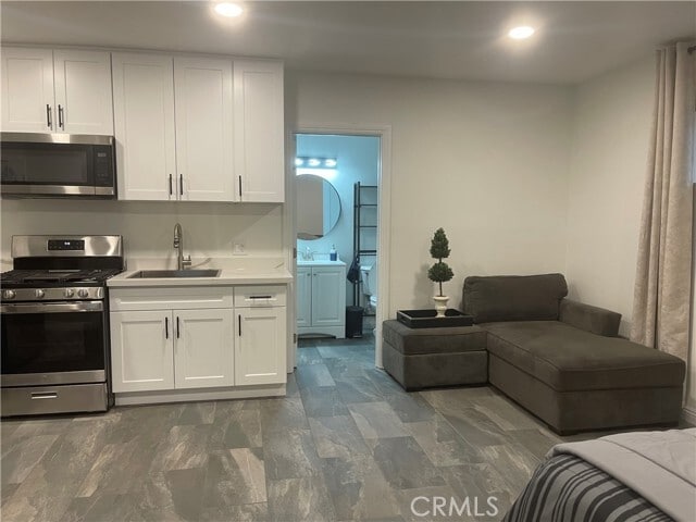 Building Photo - 3062 Monroe St