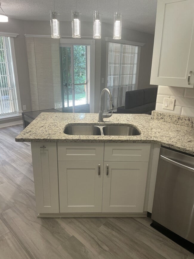 Building Photo - 4671 Pembrook Pl