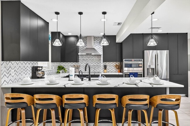 Building Photo - 318 S Burlingame Ave