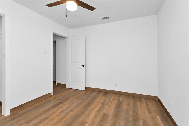 Building Photo - 26424 Leisure Ln