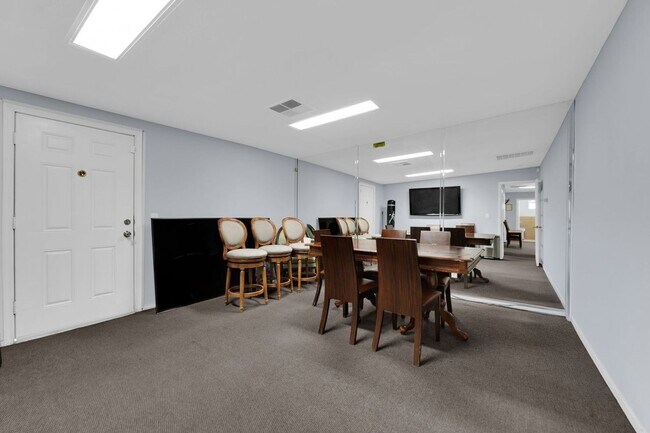 Building Photo - 1404 S Maryland Pkwy