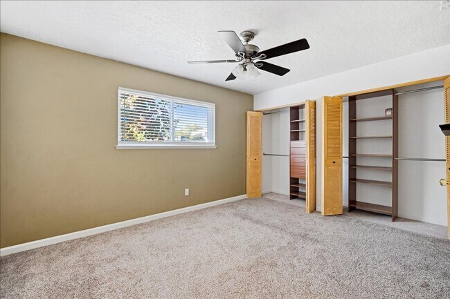 Building Photo - 2944 Calle Del Sol Way