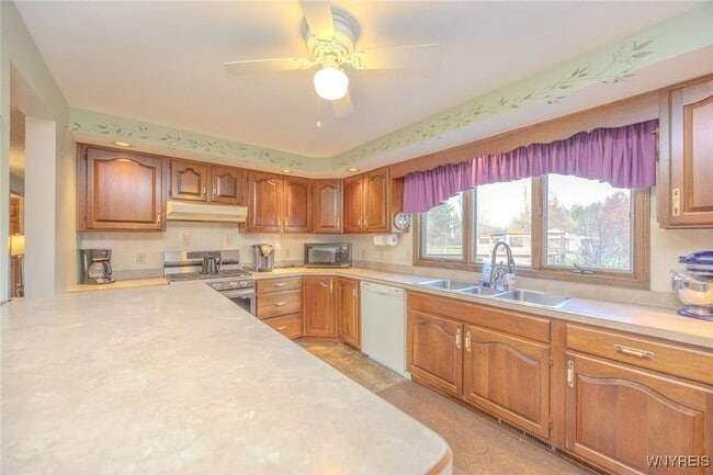 Building Photo - 6784 Bear Ridge Rd