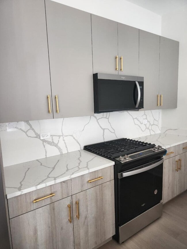 Building Photo - 4625 S Michigan Ave