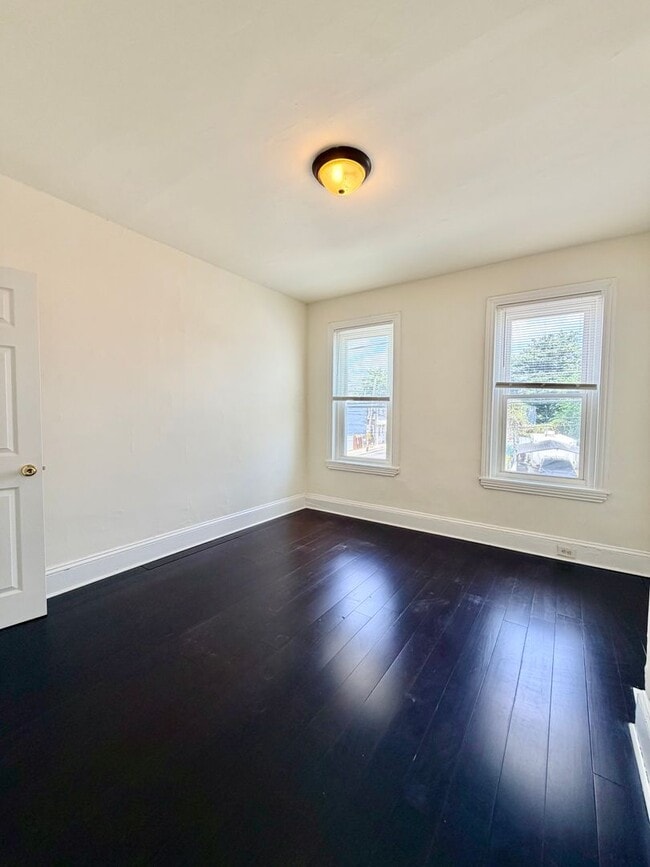 Building Photo - Available Now | Inviting 2-Bedroom Home with Pet-Friendly Living
