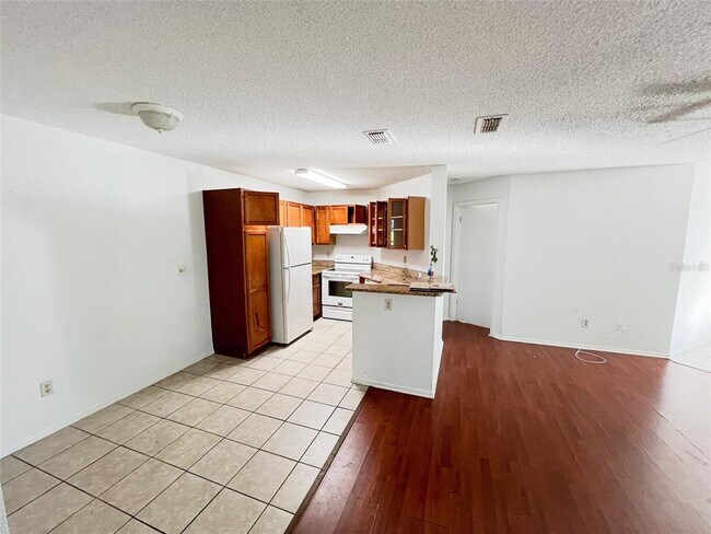 Building Photo - 2548 Grassy Point Dr