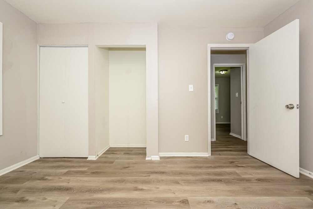 Building Photo - 729 Blueridge Dr