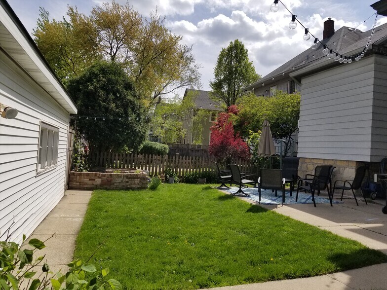 Patio - 316 S Grove Ave