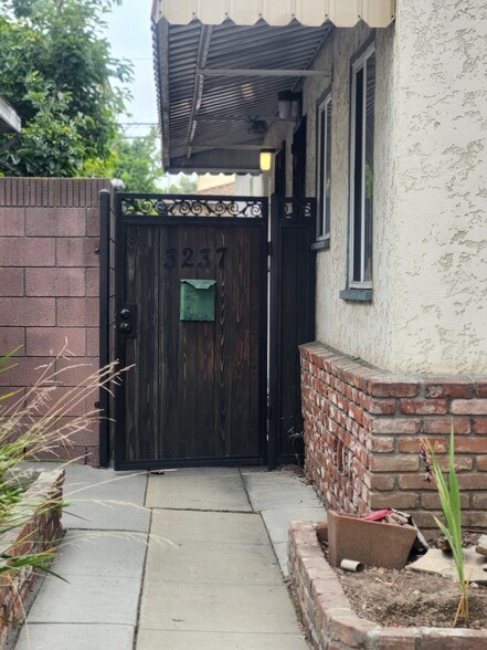 Building Photo - 3237 Orange Ave