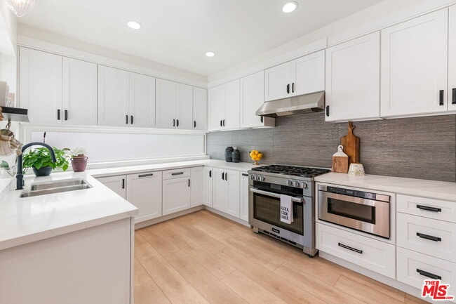 Building Photo - 3643 Helms Ave
