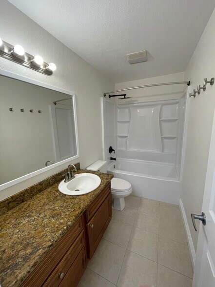 shared use upstairs bathroom - 631 7th St