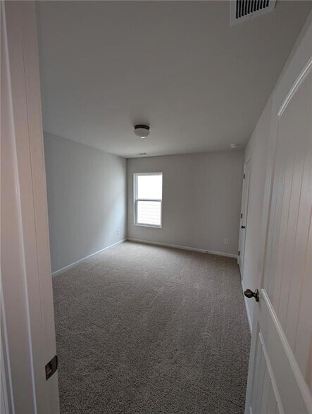 Building Photo - 116 Parkwood Dr