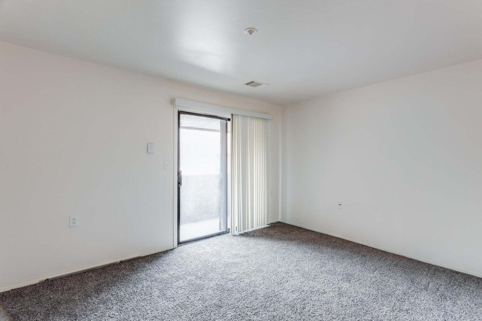 Building Photo - 9082 N Park Plaza Ct