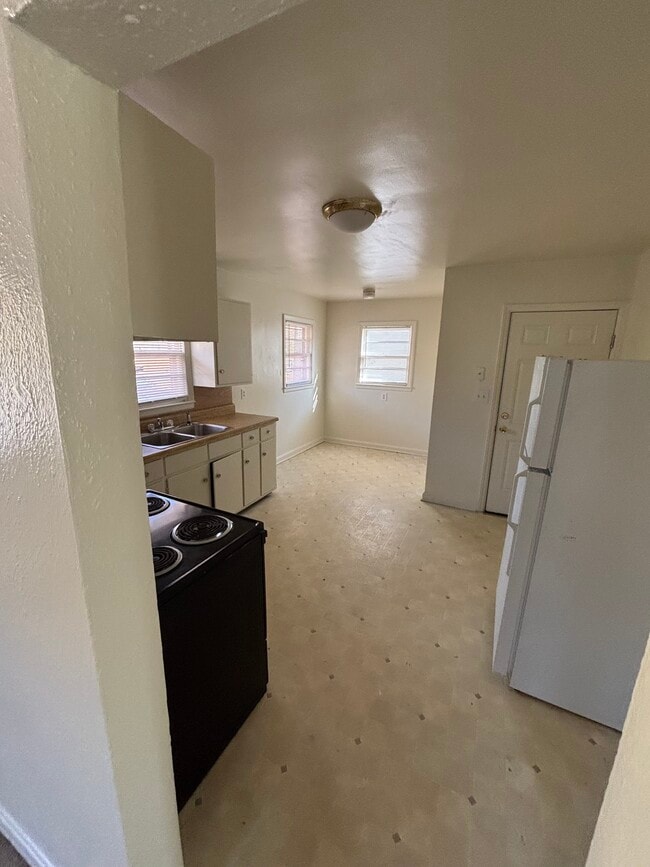 Building Photo - 307 Murray St