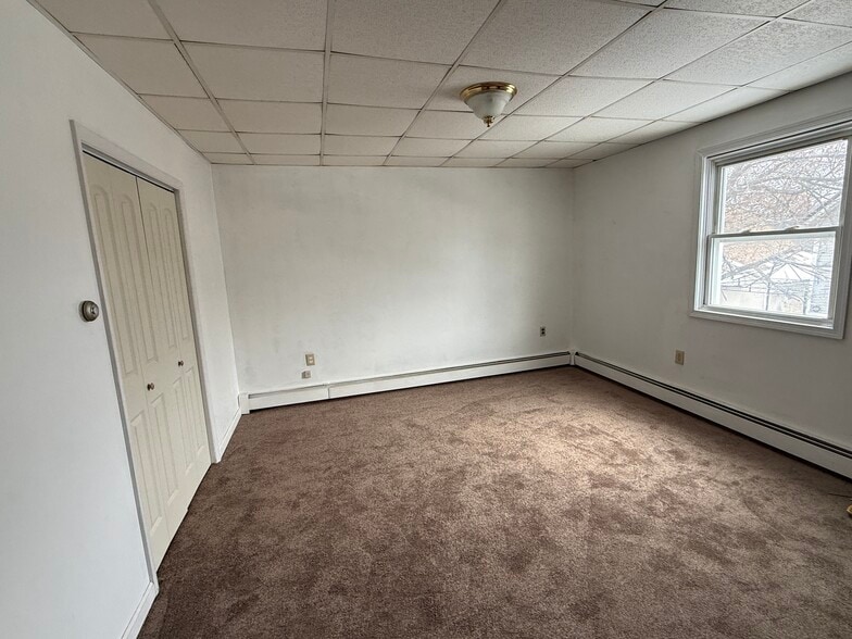 Building Photo - 1415 Diamond Ave