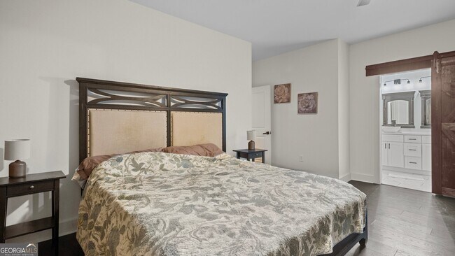 Building Photo - 610 Madola Rd